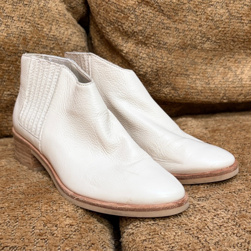 Dolce Vita White Leather Ankle Booties with Low Heel size 6